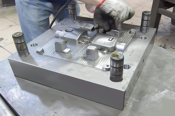 เตรียมงานก่อนทดลองแม่พิมพ์ Szmolding.com 